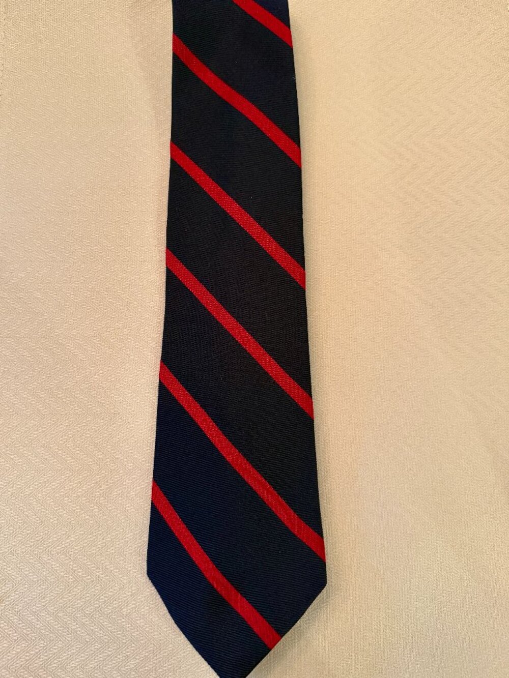Ralph Lauren Men’s Silk Neck Tie – Navy Blue with Red Stripes – Made in USA